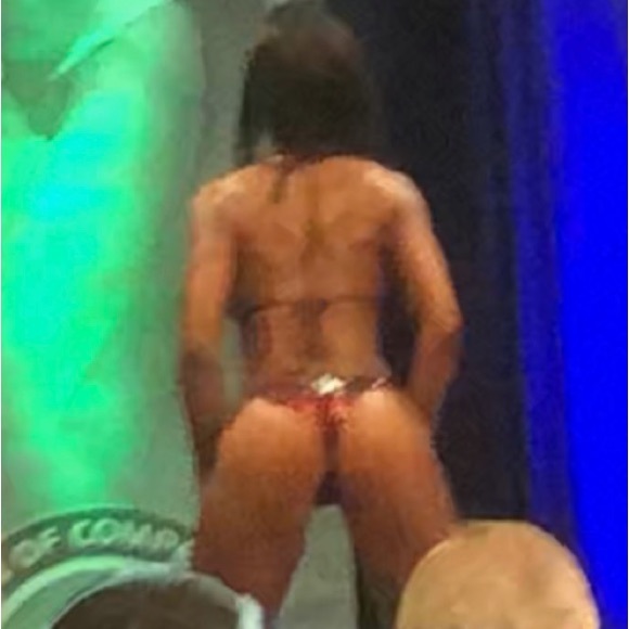 Competition bikini - Picture 3 of 3